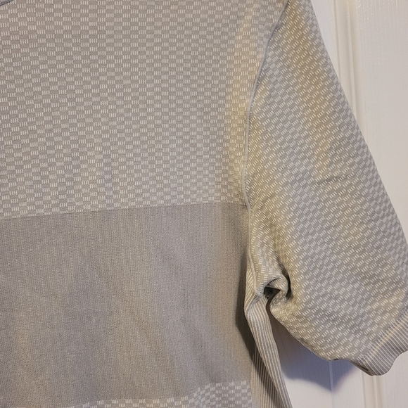 Brooks athletic top - Picture 3 of 11